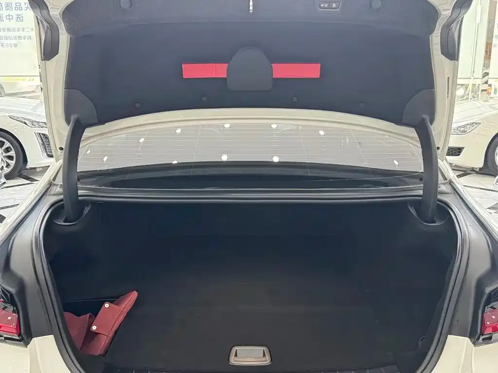 BMW 5 Series New Energy — фото 6