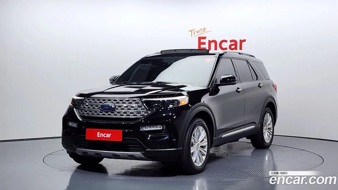 Ford Explorer — фото 1
