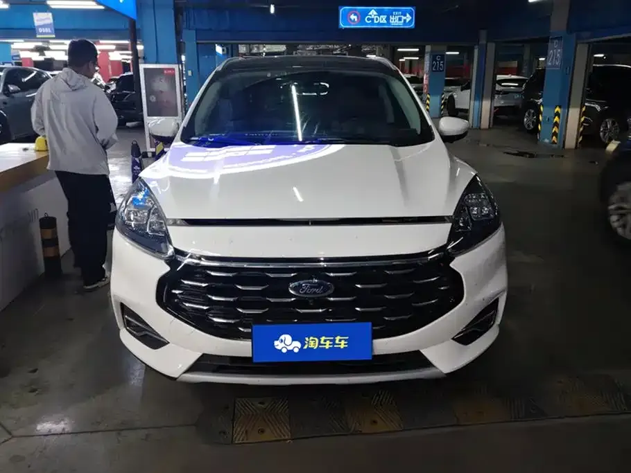 Ford Escape 2022 из CN, фото 2