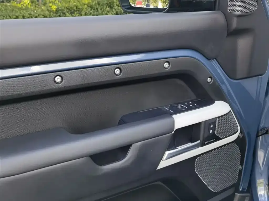 Land Rover Defender 2024 из CN, фото 6