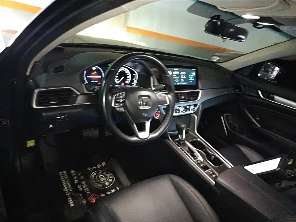 Honda Accord — фото 10