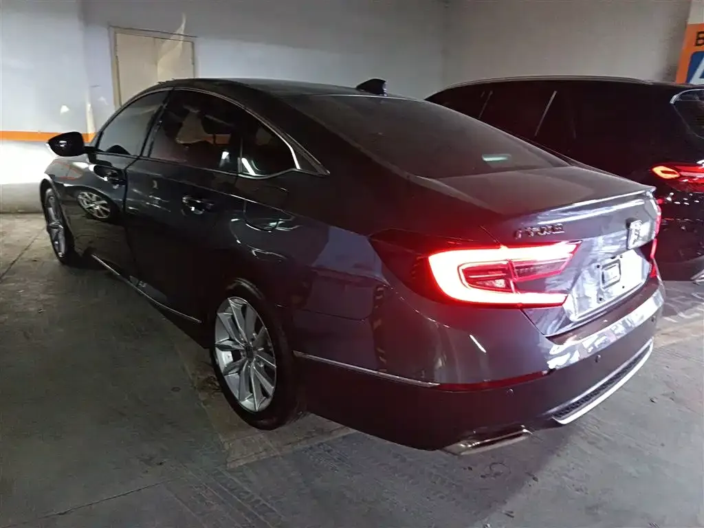 Honda Accord — фото 5