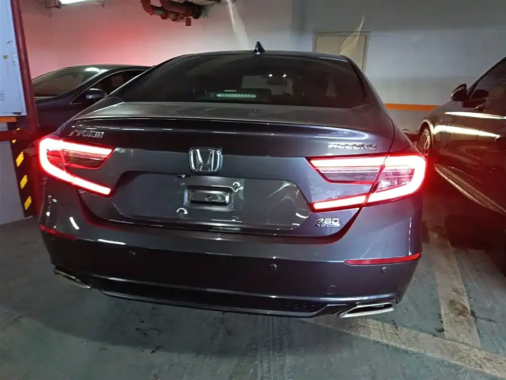 Honda Accord — фото 6