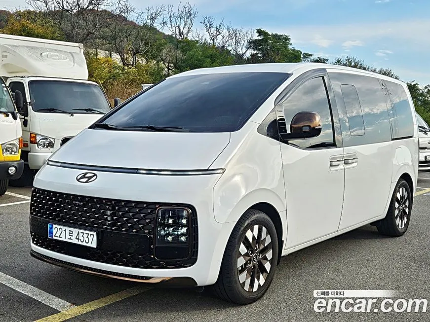 Hyundai Staria — фото 1