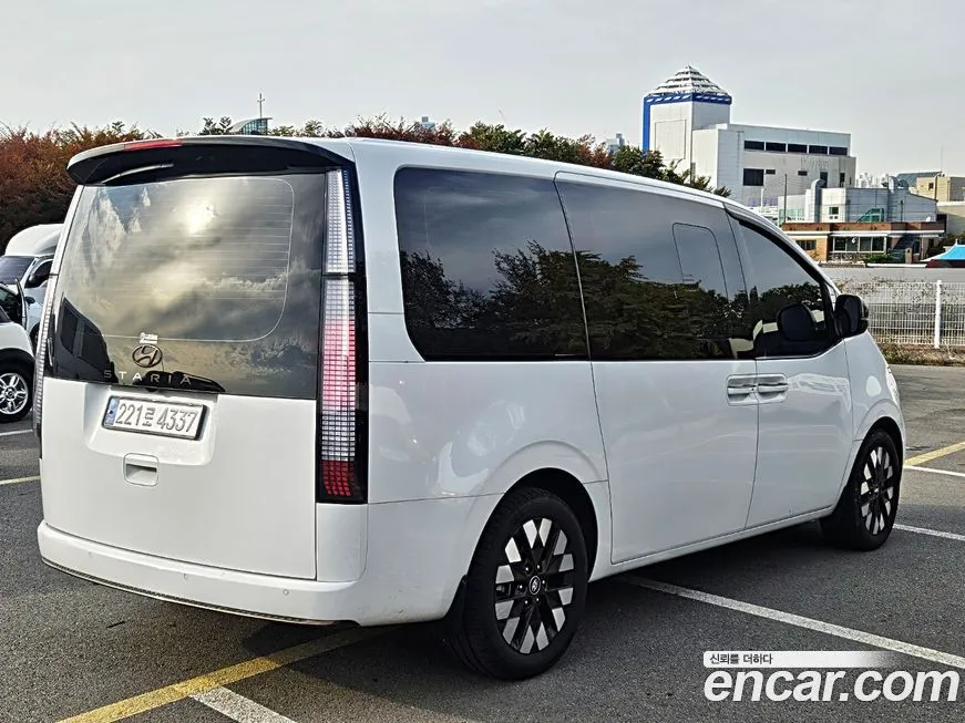 Hyundai Staria — фото 3