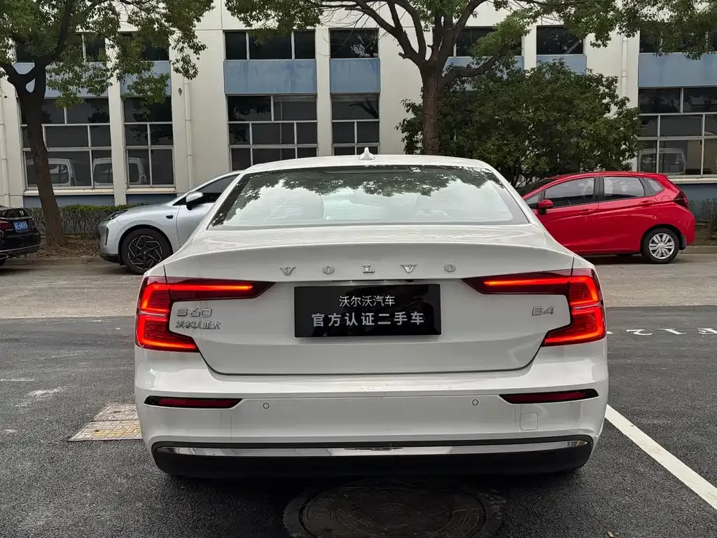 Volvo S60 2025 из CN, фото 5
