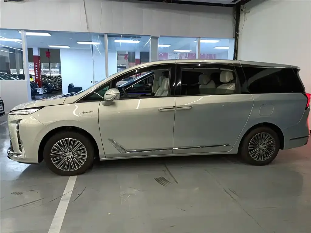 Buick GL8 Hybrid 2025 из CN, фото 5