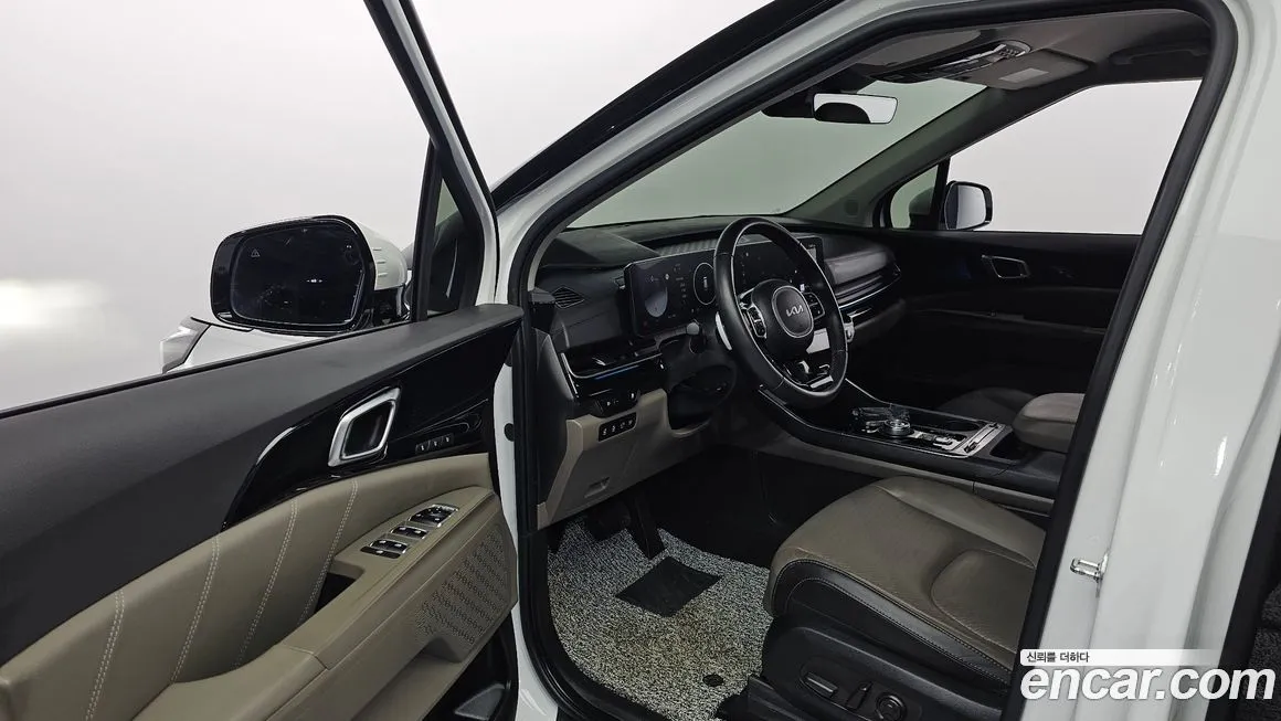 Kia Carnival — фото 10
