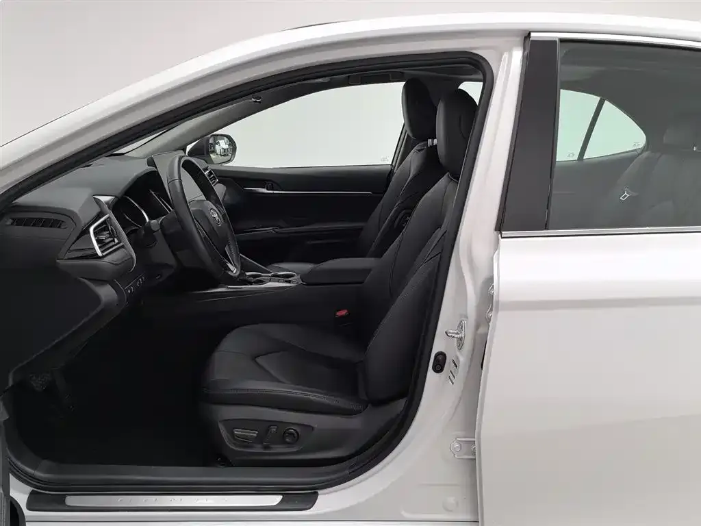 Toyota Camry 2023 из CN, фото 10