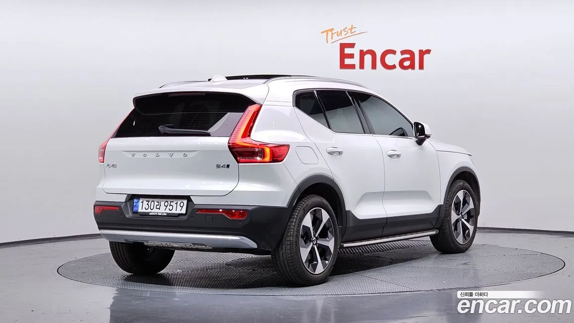 Volvo XC40 — фото 2