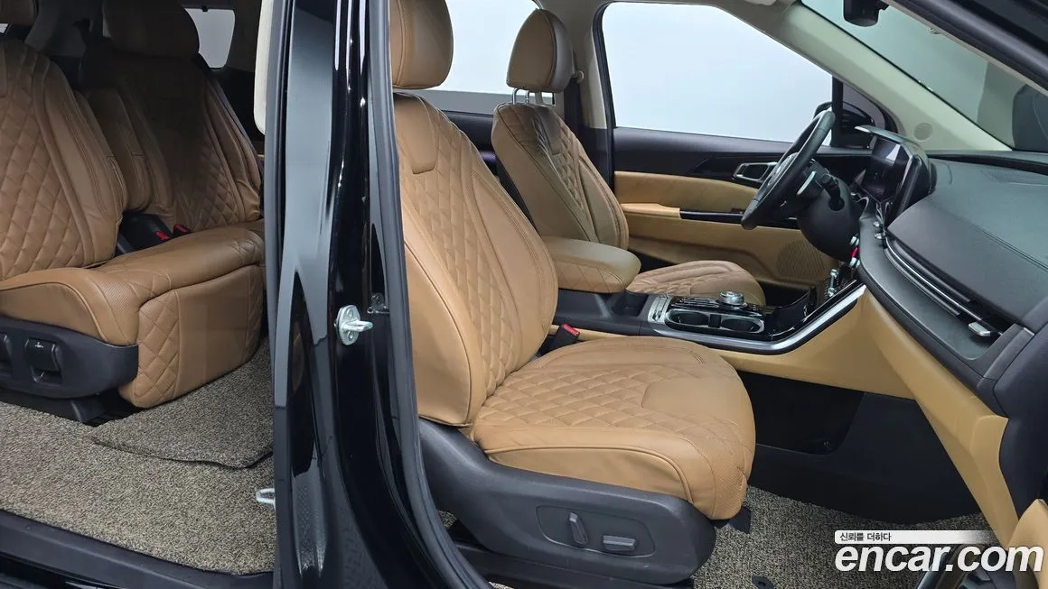 Kia Carnival — фото 10