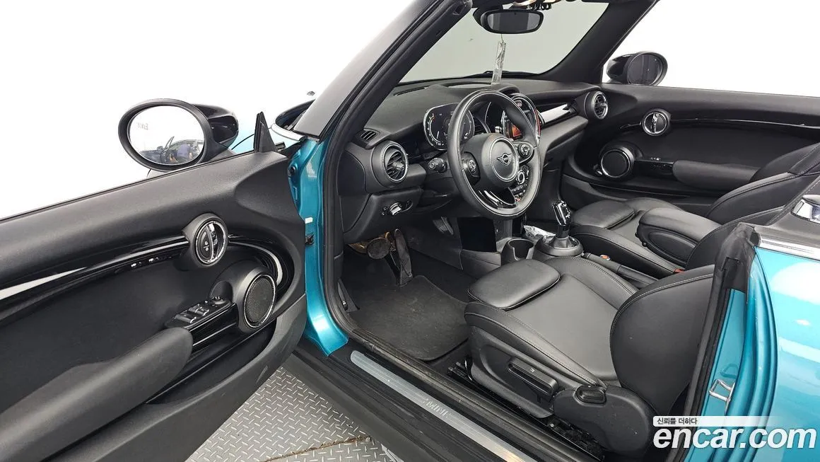 Mini Cooper Convertible 2021 из KR, фото 10