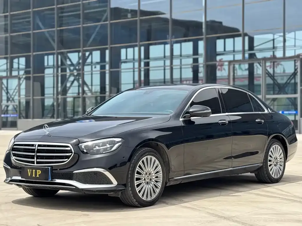 Mercedes-Benz E-Class — фото 2