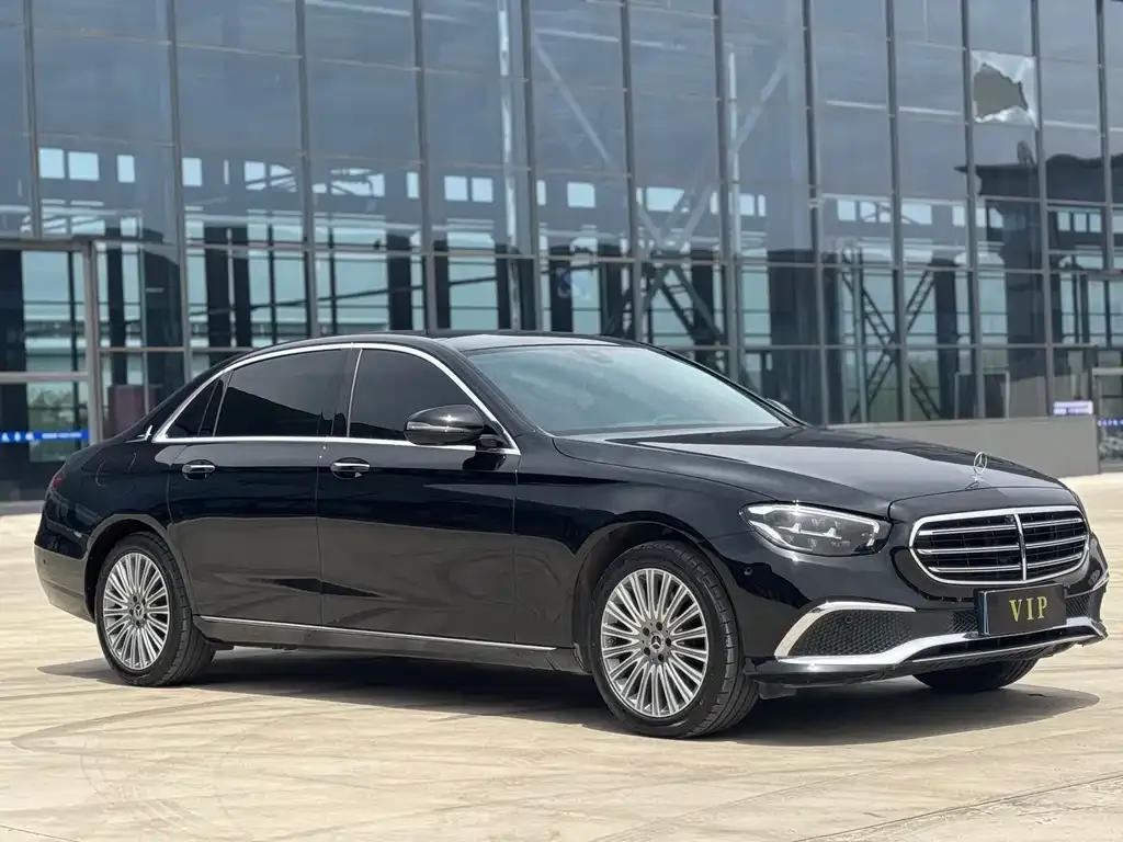 Mercedes-Benz E-Class — фото 3