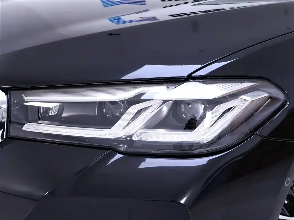 BMW 5 Series 2022 из CN, фото 4