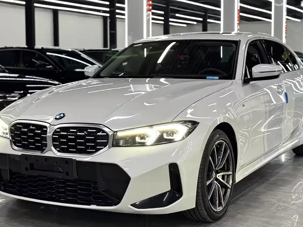 BMW 3 Series 2023 из CN, фото 1