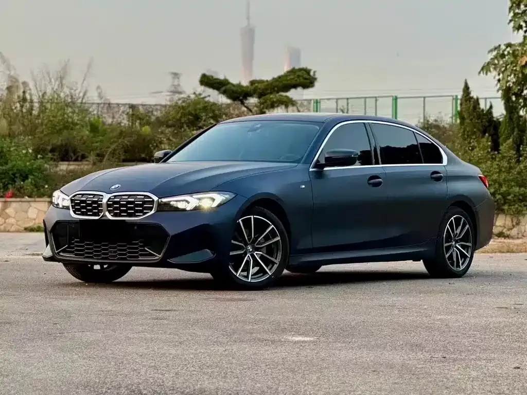 BMW 3 Series 2023 из CN, фото 1