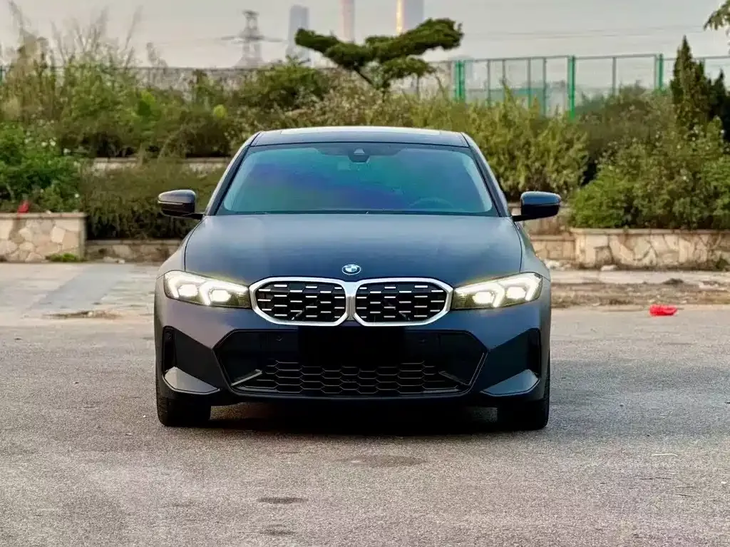 BMW 3 Series 2023 из CN, фото 2