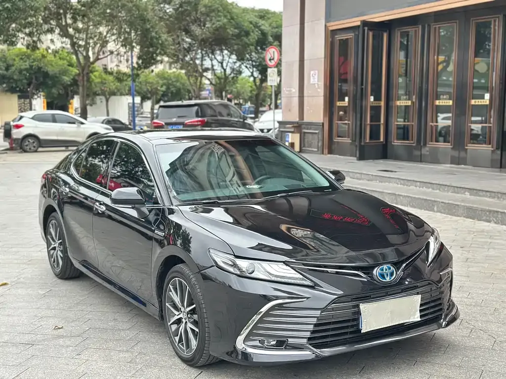 Toyota Camry 2023 из CN, фото 1