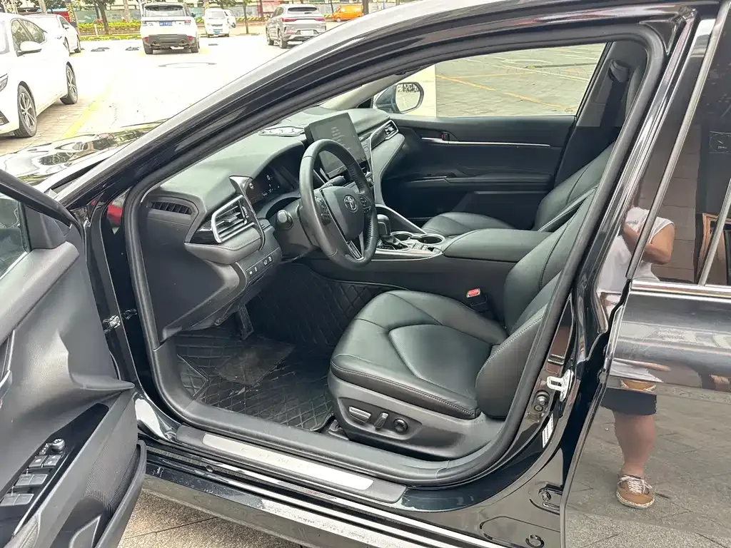 Toyota Camry 2023 из CN, фото 4