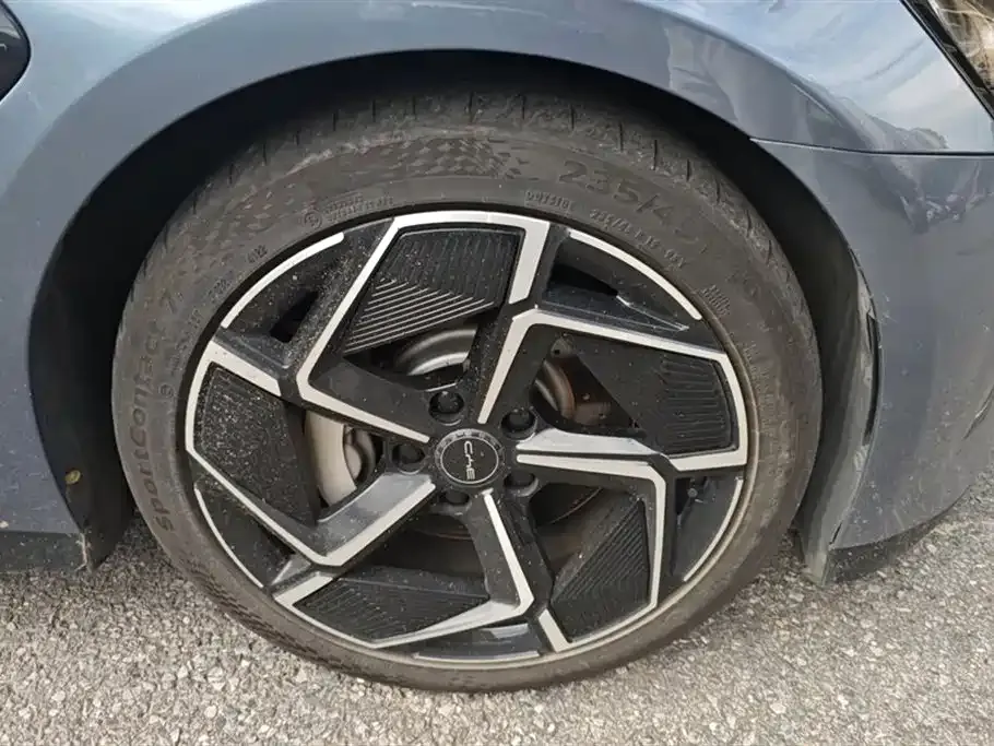 BYD Seal — фото 6
