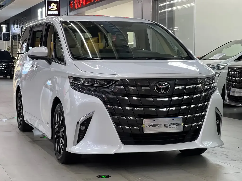 Toyota Alphard — фото 3