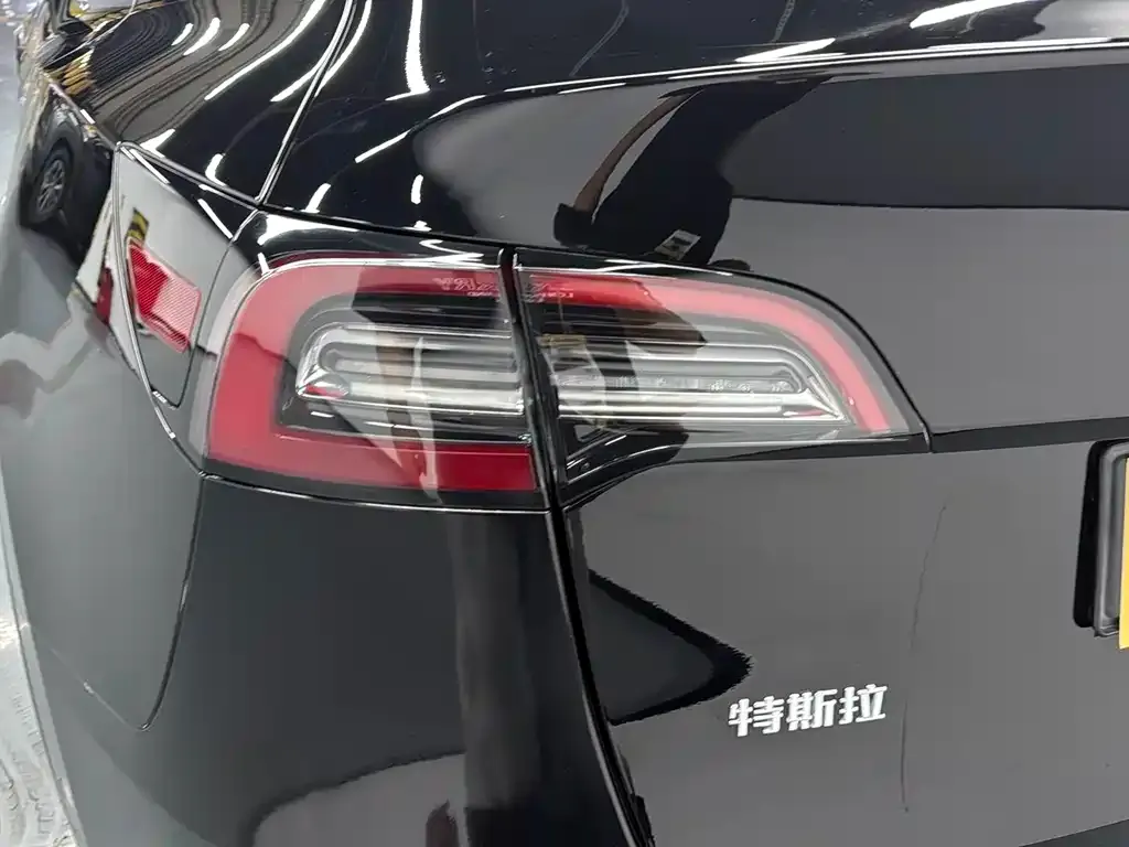 Tesla Model Y 2023 из CN, фото 8