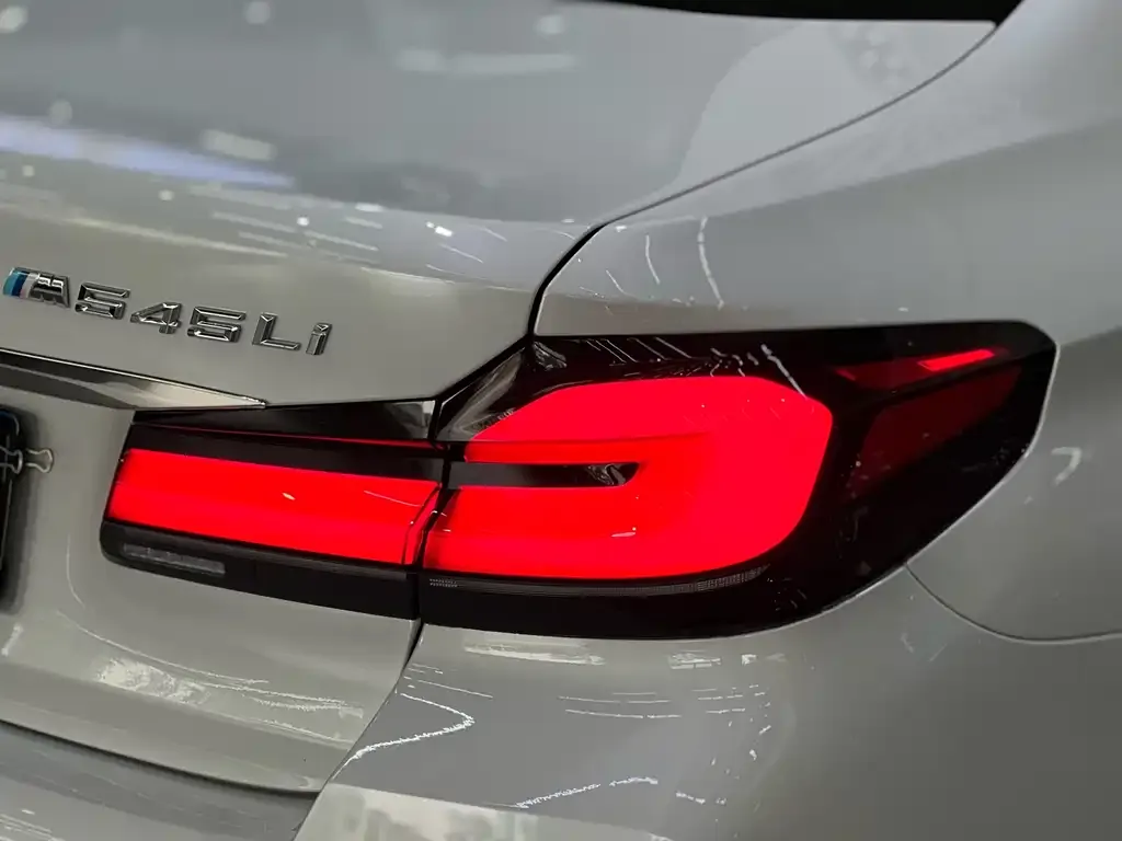 BMW 5 Series 2021 из CN, фото 10