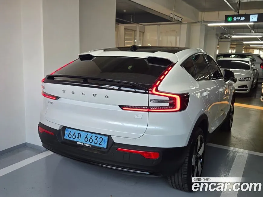 Volvo C40 2024 из KR, фото 2