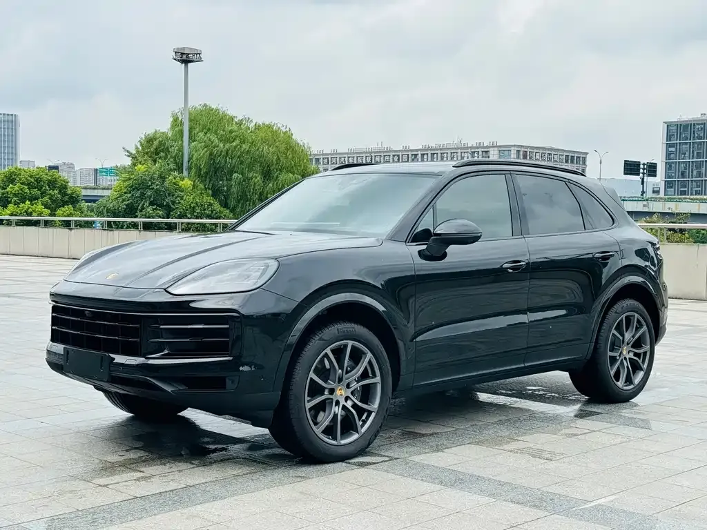Porsche Cayenne — фото 1