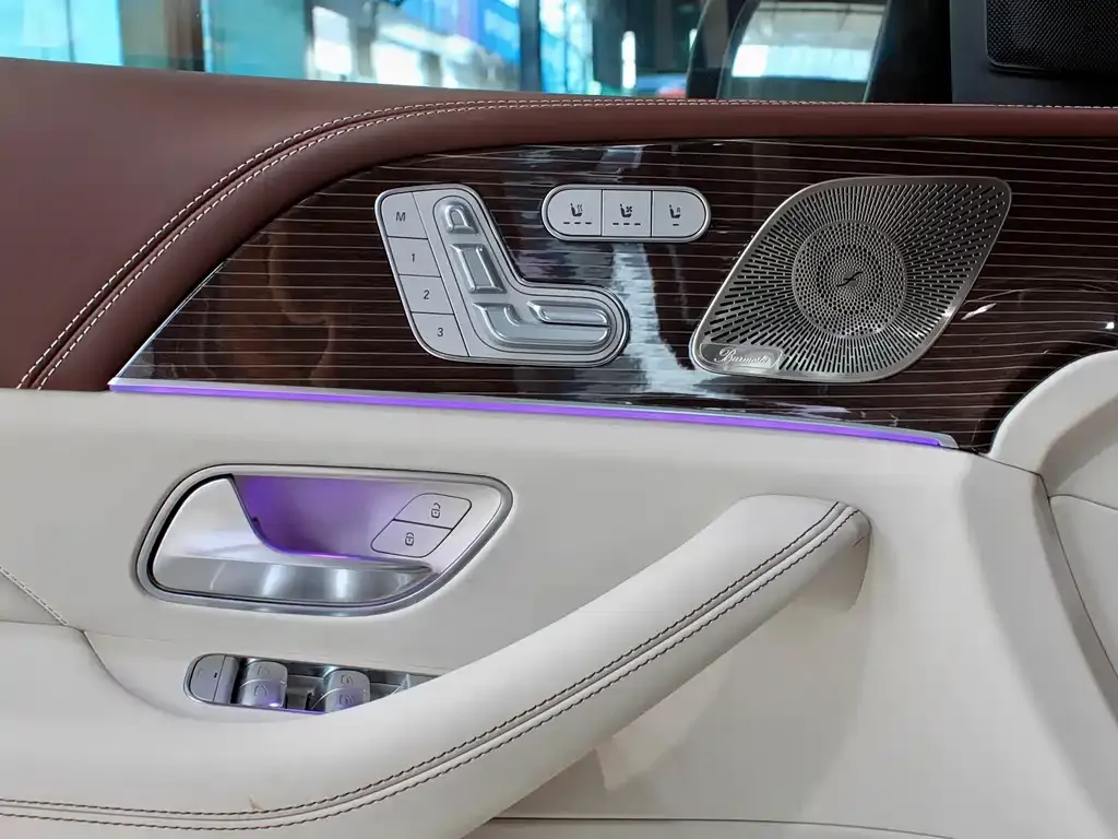 Mercedes-Benz GLS — фото 6