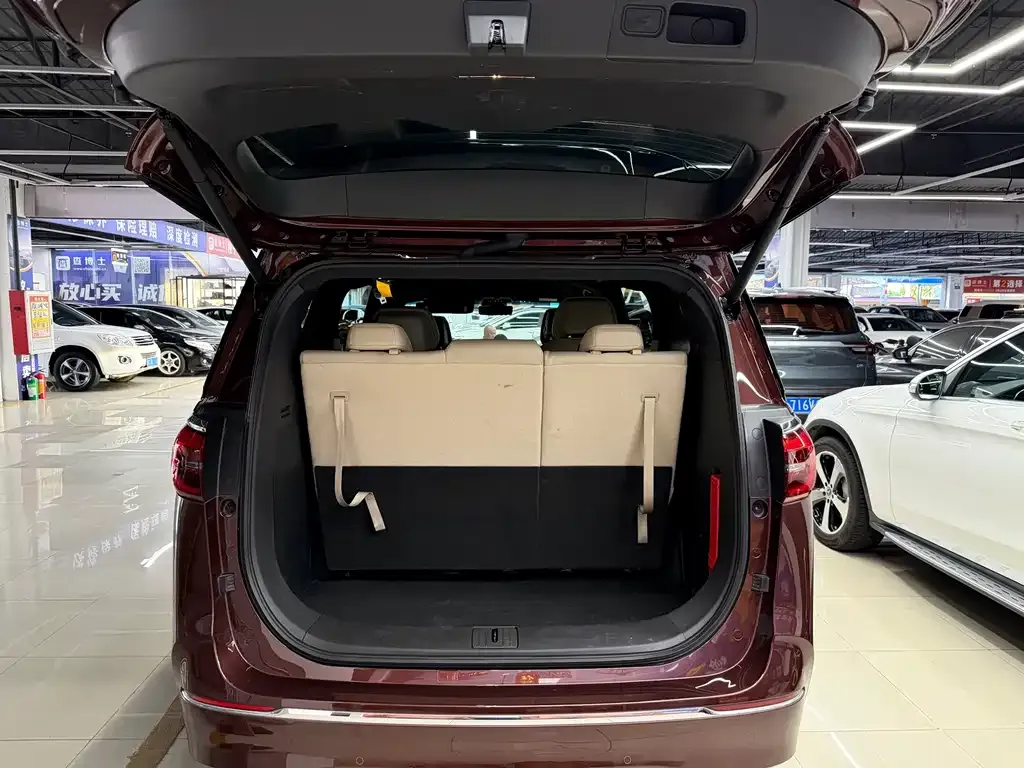 Buick GL8 2023 из CN, фото 3