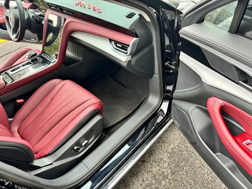 Hongqi H5 2025 из CN, фото 6