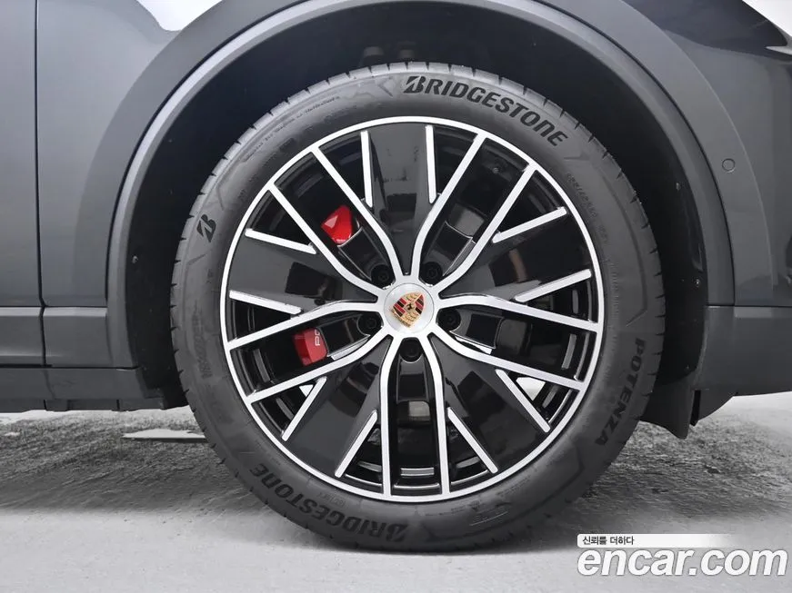 Porsche Macan 2025 из KR, фото 5