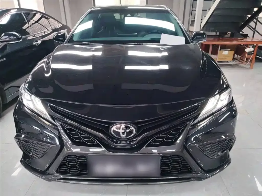 Toyota Camry — фото 3