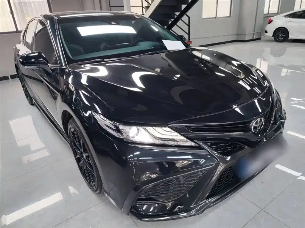 Toyota Camry — фото 4