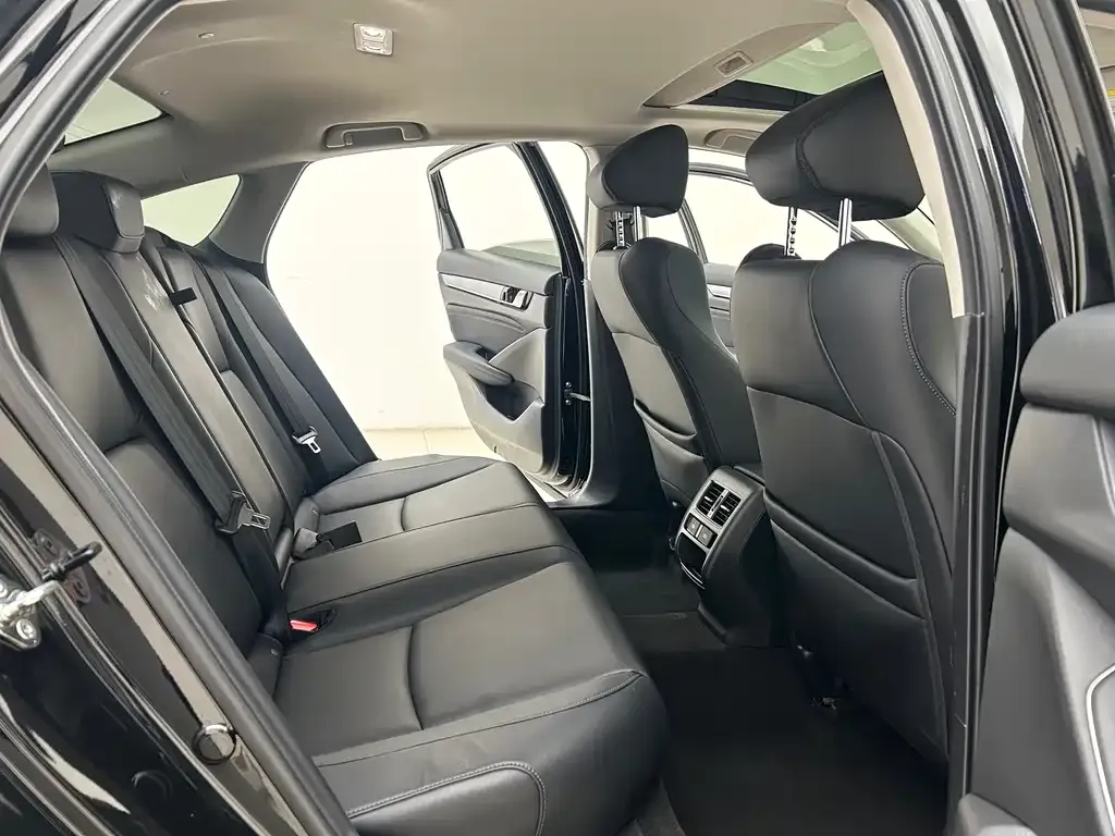 Honda Accord 2022 из CN, фото 9