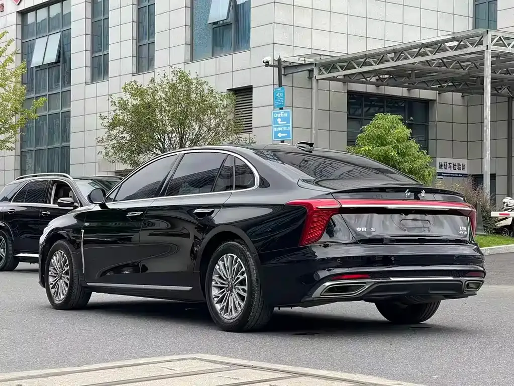 Hongqi H5 — фото 9
