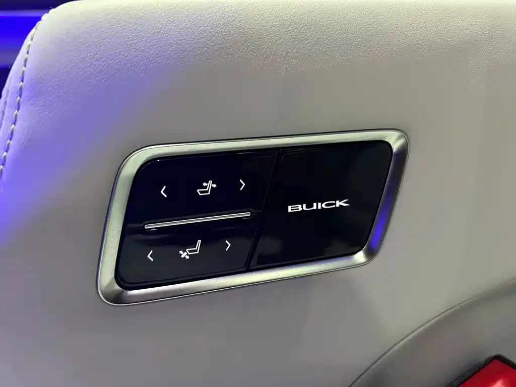 Buick GL8 2024 из CN, фото 10