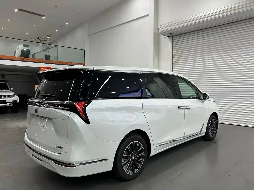 Buick GL8 2024 из CN, фото 3