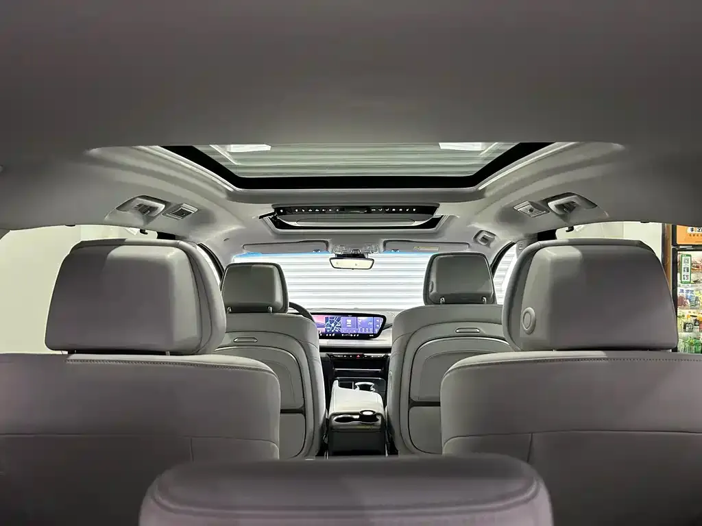 Buick GL8 2024 из CN, фото 9