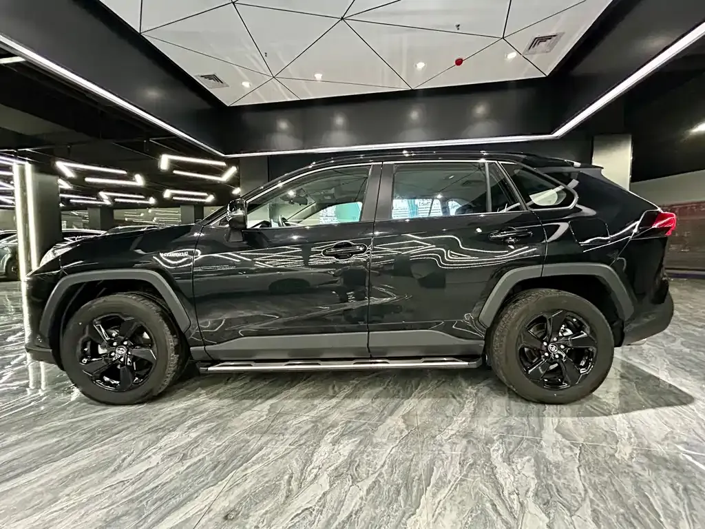 Toyota RAV4 2023 из CN, фото 8