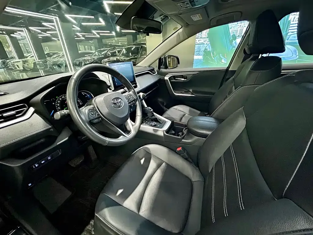Toyota RAV4 2023 из CN, фото 9