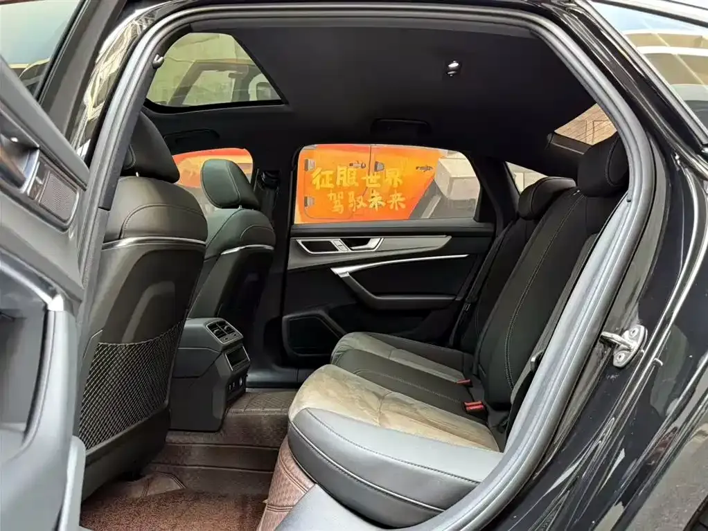 Audi A6L 2023 из CN, фото 10