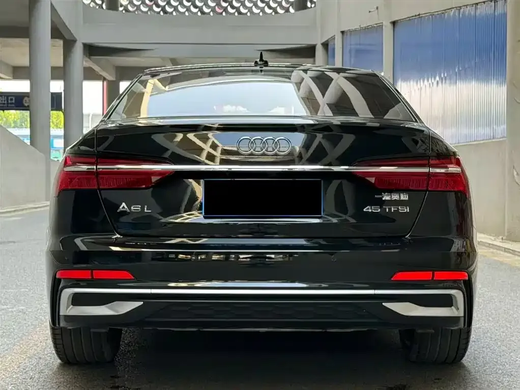 Audi A6L 2023 из CN, фото 4