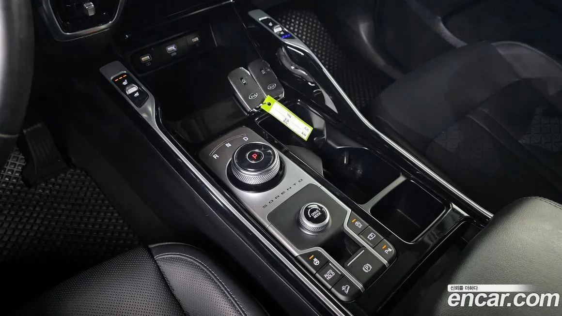 Kia Sorento — фото 9