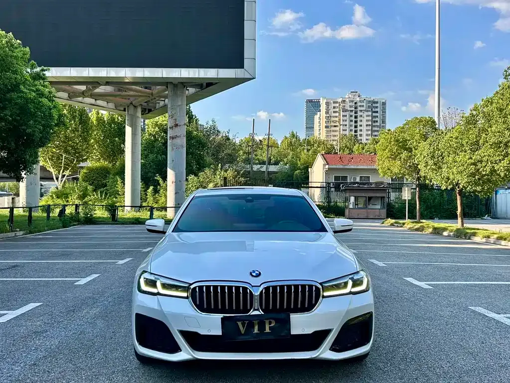 BMW 5 Series — фото 3