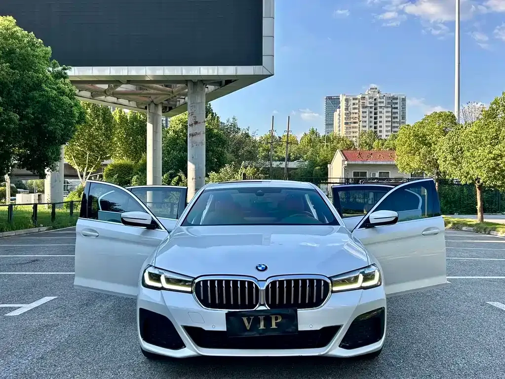 BMW 5 Series — фото 4