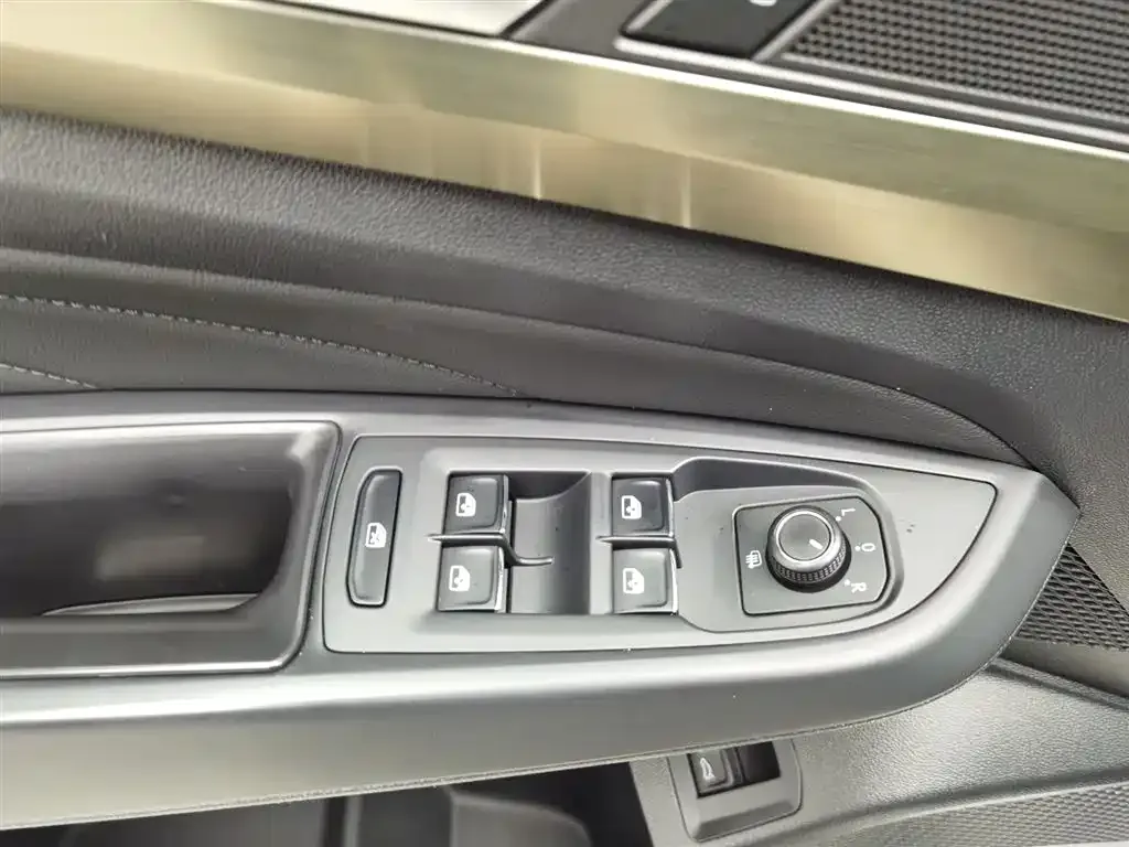 Volkswagen Passat 2021 из CN, фото 9