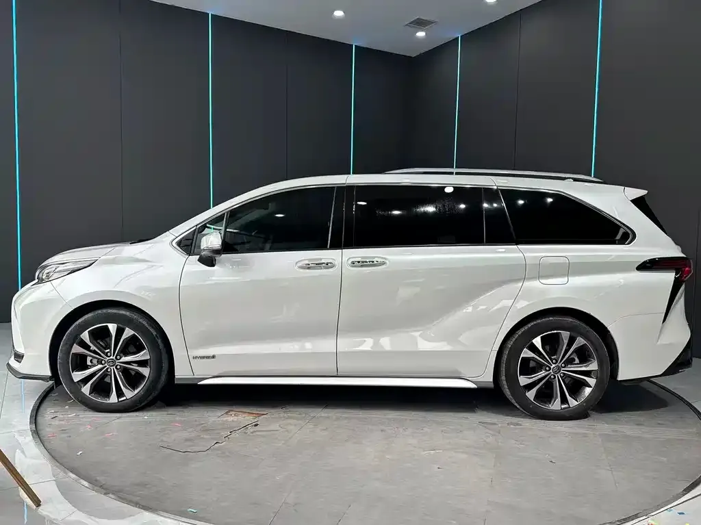 Toyota Granvia 2024 из CN, фото 4